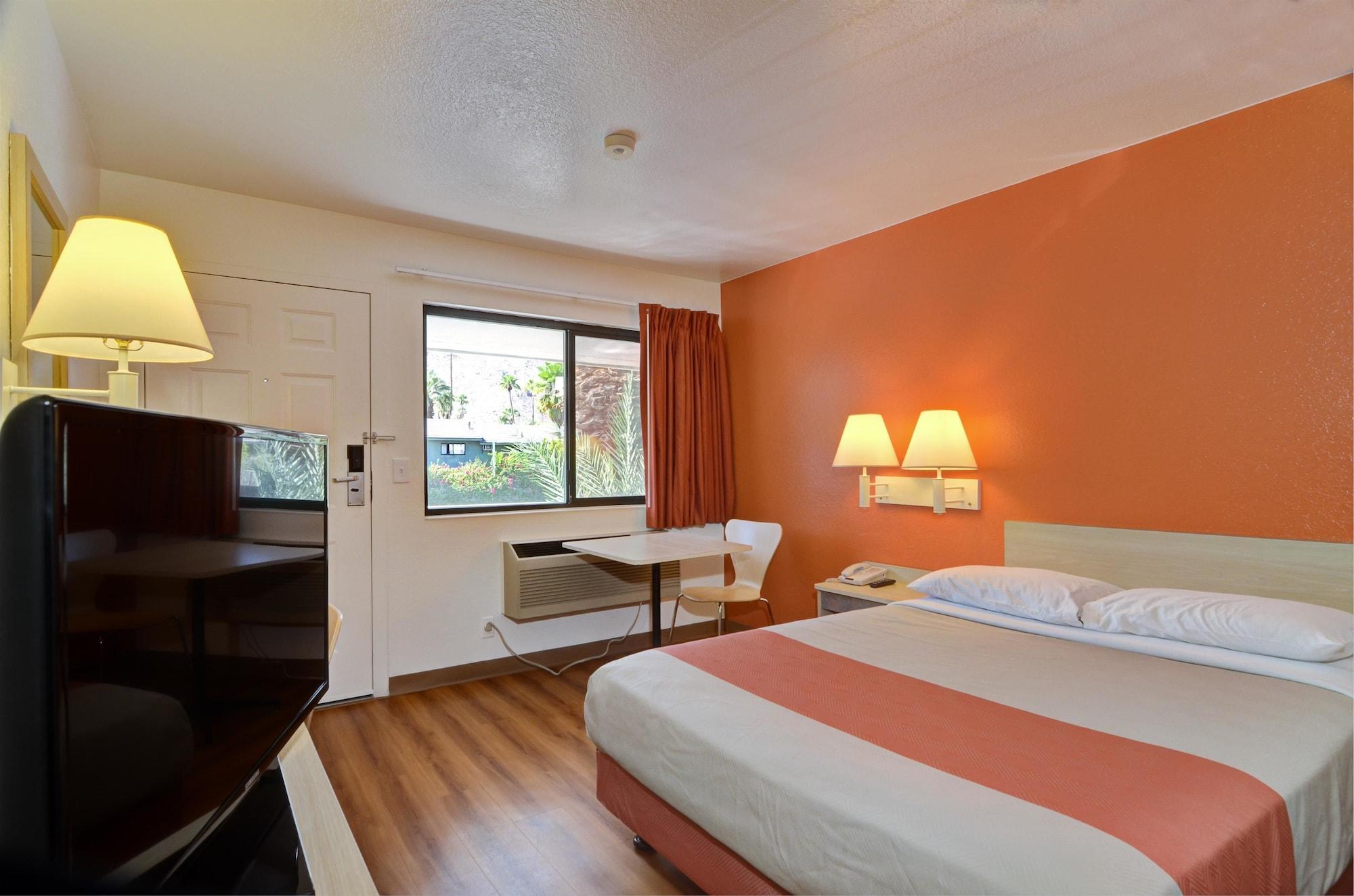 Motel 6-Palm Springs, Ca - East - Palm Canyon Exteriér fotografie