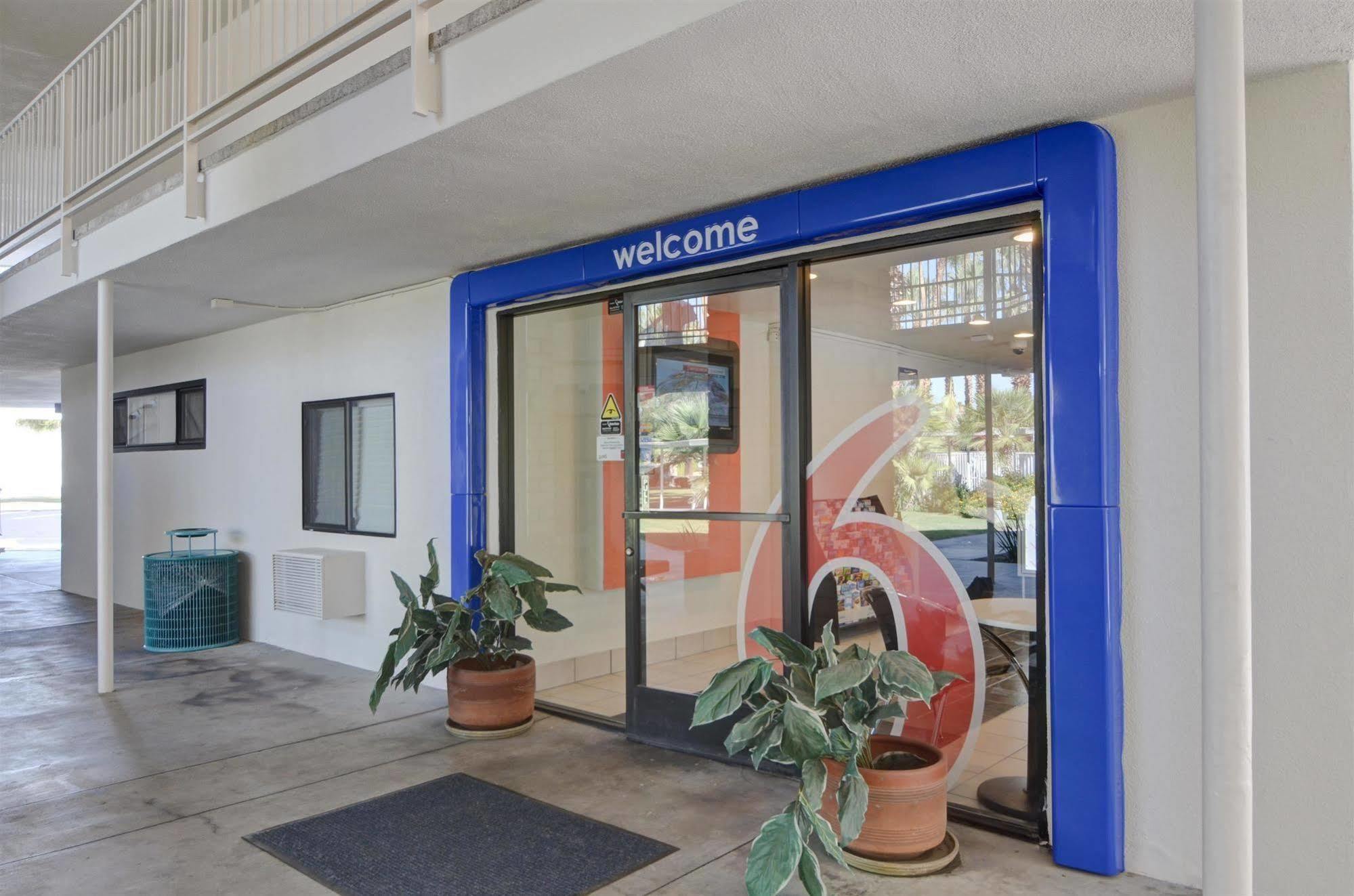 Motel 6-Palm Springs, Ca - East - Palm Canyon Exteriér fotografie
